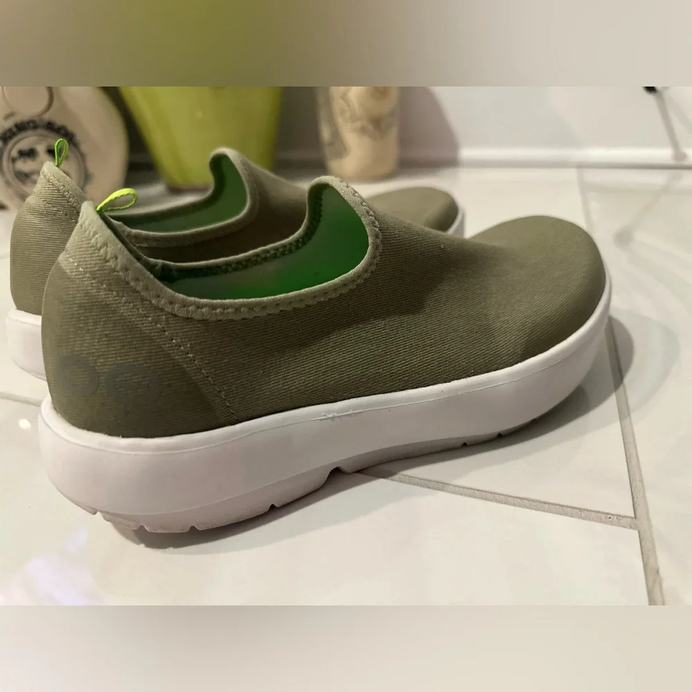 Comfort to the max!  OOFOS OOmg Eezee Low Shoe – Size 7 – Worn Twice! - Picture 10 of 10